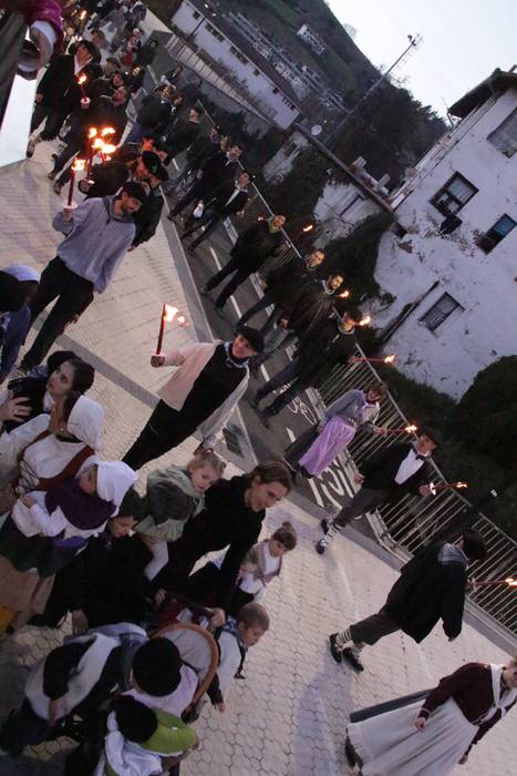 Olentzero eta Mari Domingi 2015 12 1450983292601