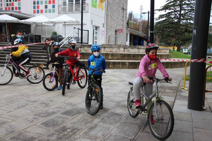 Haurrek kirol ezberdinak pro 20 1608389671640