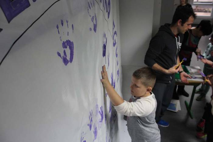 Azaroak 25 Ikaztegietako eskolan murala 13 1448454565652