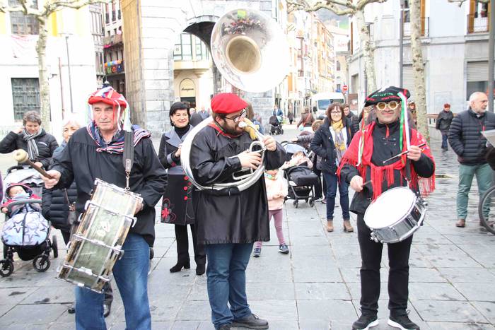 Ozen entzun dira txistularie 63 1551449014665