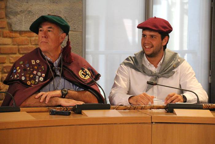 Gazteak, barrunaren kofradiaren gidari 1 1468074623432