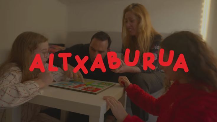 Altxa Burua taldearen bideoklipa argitaratu berri dute