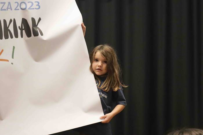 Eskola Txikien Festako logo  25 1668190212595