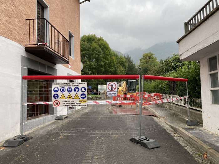 Herriko trafikoan zenbait eragozpen sortuko dituzte Errekalde kaleko saneamendu lanek