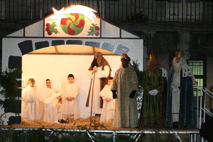 VILLABONAKO ERREGE MAGOEN DESFILEA 2017 49 1483976240644