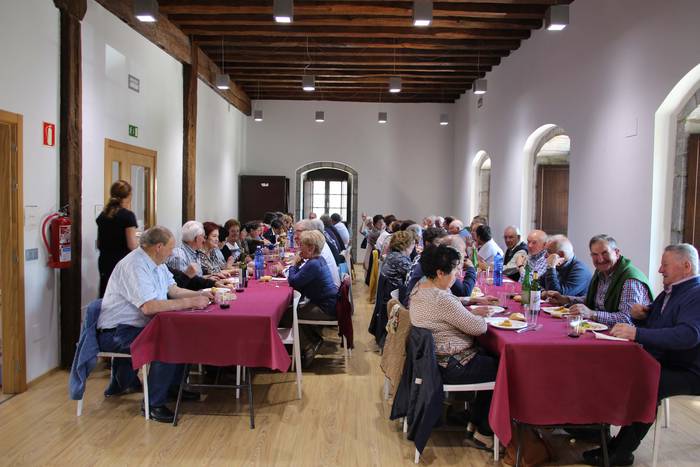 Prozesioaren ondoren, bazkar 2 1557930926262