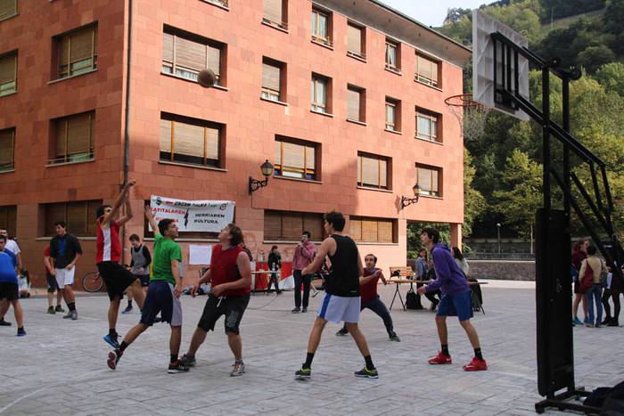 Gazteburua 2015 1 1445089293387