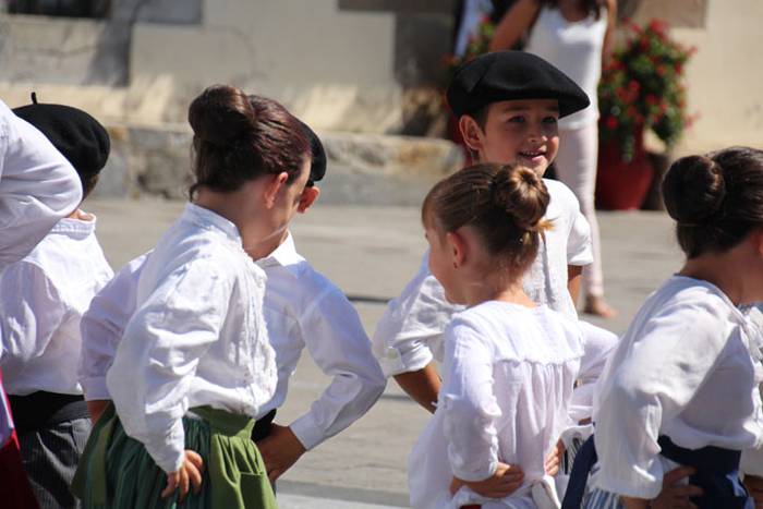 Axeriak dantzan Adunan 13 1471260734351