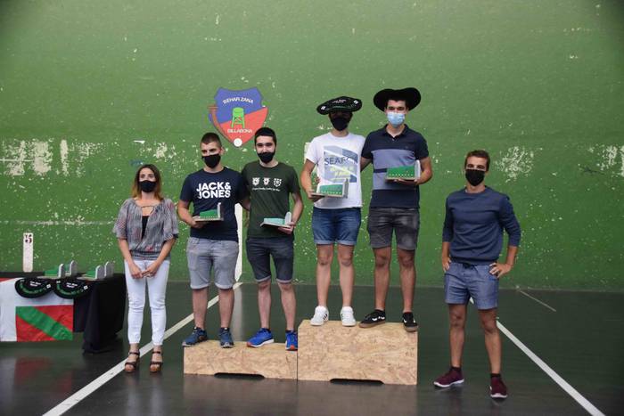 Eskuz Binakako Santio Txapel 29 1627541735166