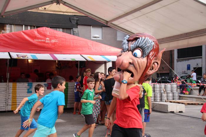 Izaskun auzoko jaiak 2016 18 1472837372032