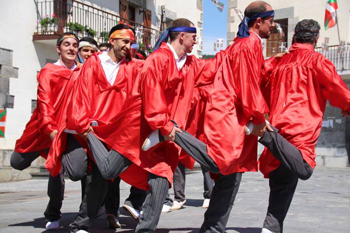 Axeriak dantzan Adunan 67 1471261128770