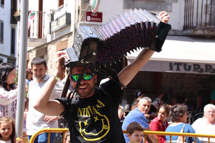 Muskerraren eguna Asteasun 27 1495373367475