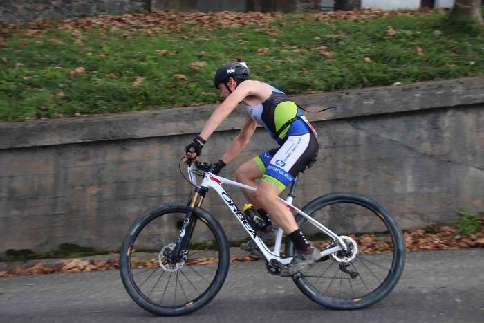 Alexander Ordeñana eta Zuriñ 60 1543079297473