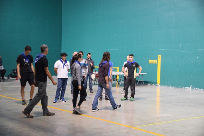 Dantzaren sokak lotuta - 30