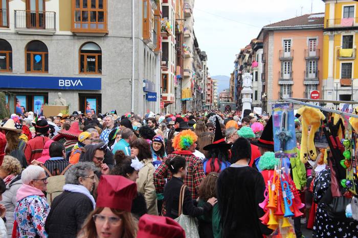 Irudimenak ez du mugarik Tol 63 1740933776214