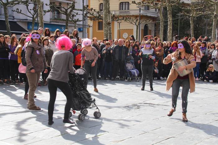 Egunerokorik ez, emakumerik  60 1520518557232