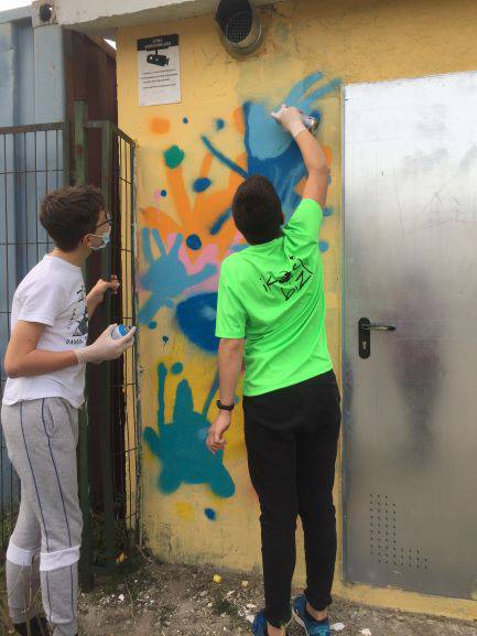 Danenako murala margotu dute Gaztezuloko kideek