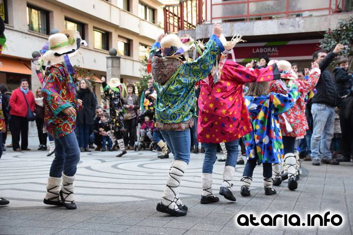 udaberri dantzari txikien kalejira 4 1454767826548