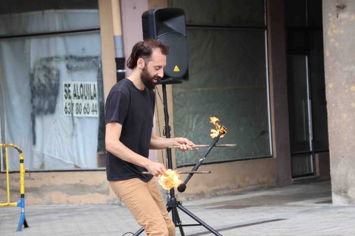 Malabareak eta akrobaziak na 53 1562507138330