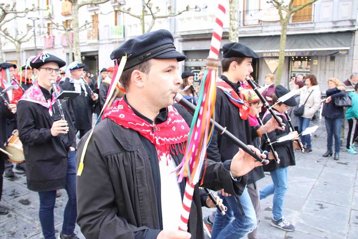 Ozen entzun dira txistularie 69 1551449077932