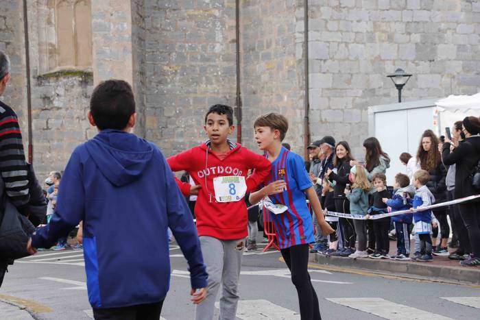 Ume krosa egin dute Amasako  28 1636802242018