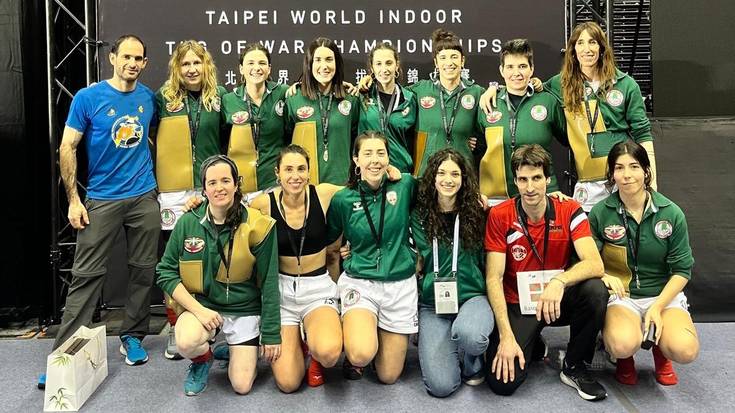 Beste zilarrezko domina bat Ibarrakoentzat