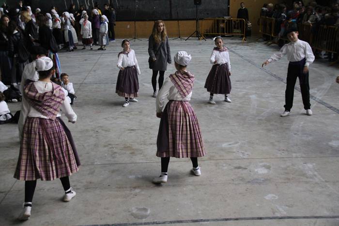 Dantzari txiki eguna anoetan 7 1463914940711