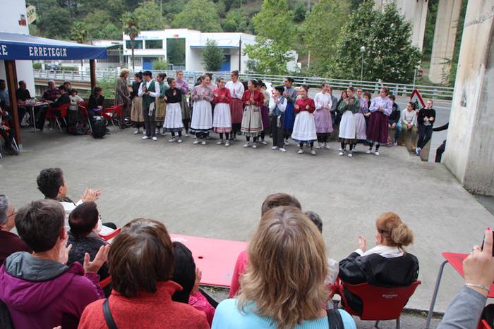 Ikaztegieta Pilareko eguna Sutarri 25 1476272272754