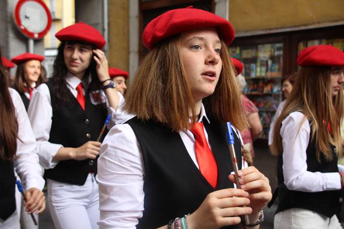 Lizarrez apaindutako kaleeta 187 1498480835564