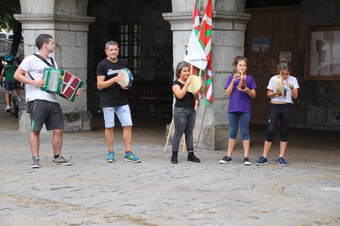 Alegia elkartasun eguna hasi 8 1570880641755