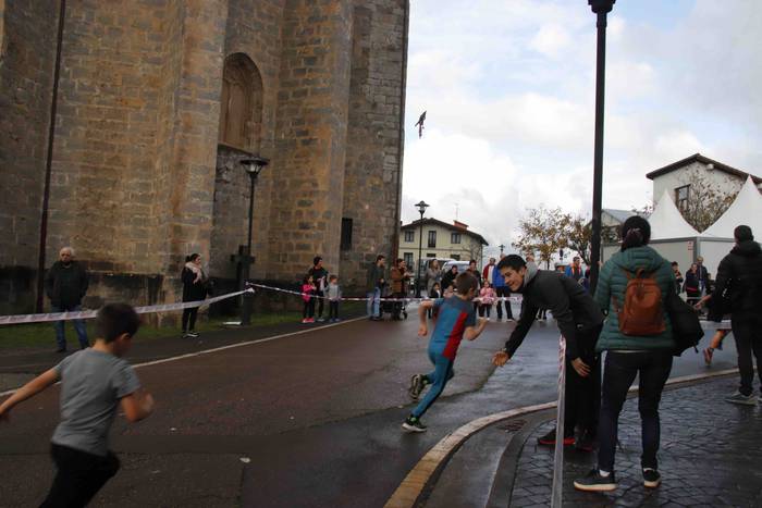 Ume krosa egin dute Amasako  18 1636802237679