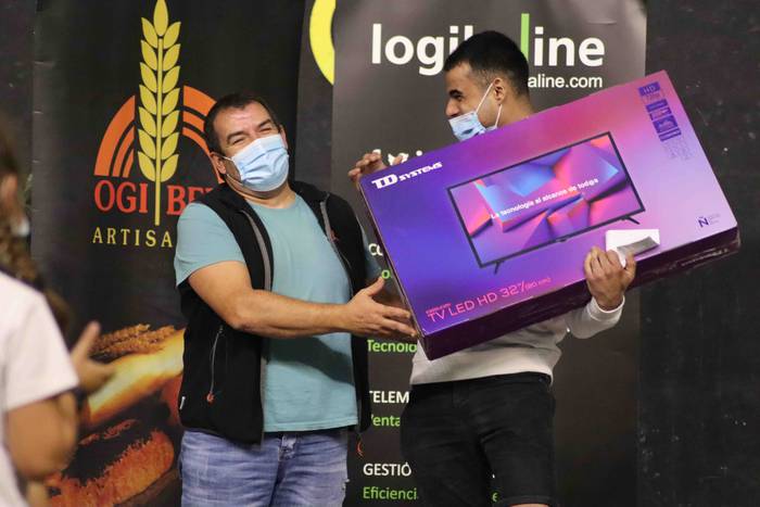 Txapelak jantzi dituzte Amez 26 1632682649093