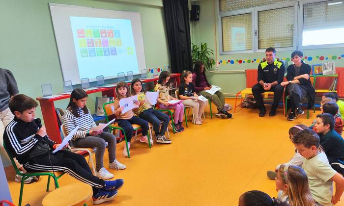 Mugikortasun jasangarria izan dute hizpide Otaño eskolan