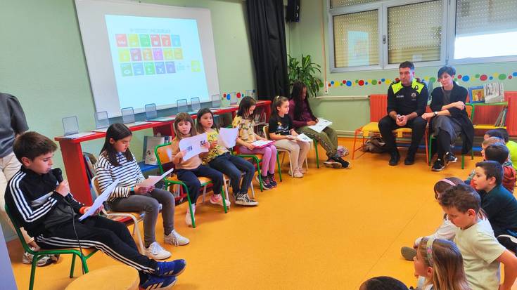 Mugikortasun jasangarria izan dute hizpide Otaño eskolan