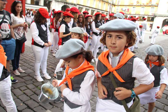 Lizarrez apaindutako kaleeta 125 1498311873030