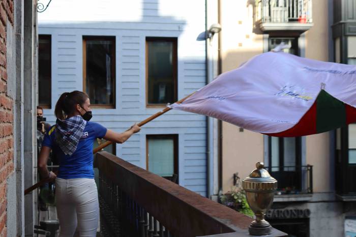 Tolosa urdinez jantzi da 14 1632073495388