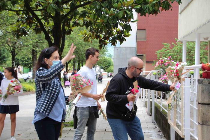 Esker hitzak, loreekin 11 1592050819236