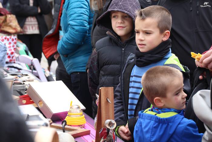 Azoka eguna Altzon 18 1481457233556