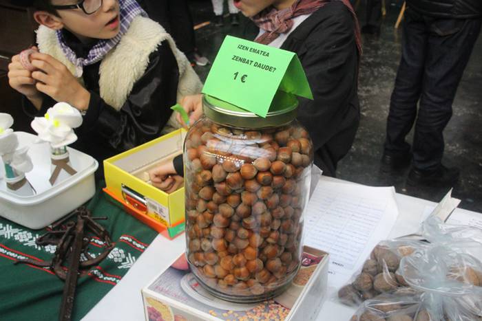 Larrunarri dotore jantzi dut 42 1509894195773