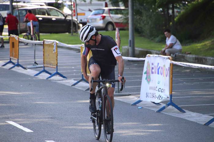 Gurpil gainean, Abraham Olan 22 1559487021830