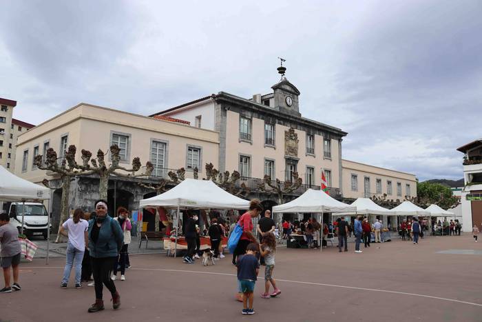 Lehen azoka ekologikoa egin  1 1635685242646