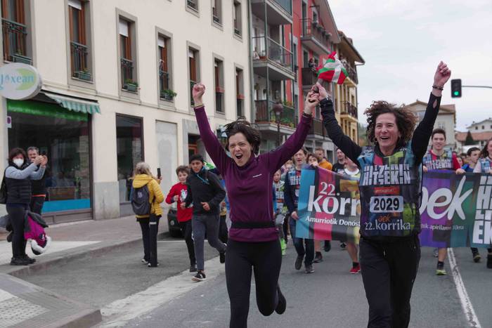 korrika, furgonetatik, Anoet 43 1649421142009