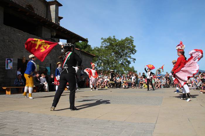 Dantza, kantua eta antzerkia 54 1494179392490