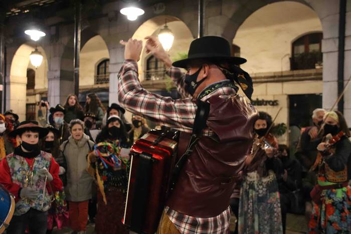 Urtebeteko etenaren ondoren, 45 1645301417519