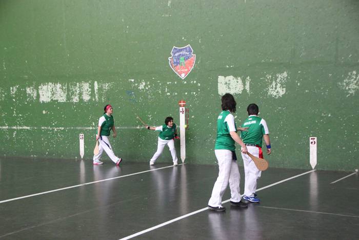 Behar Zana Emakumeen Pala Tx 10 1520711105623