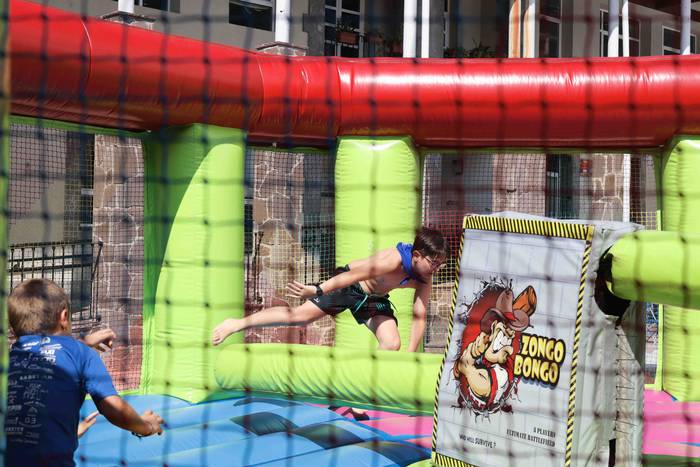 Saltoka eta jolasean pasatu  7 1660043068193