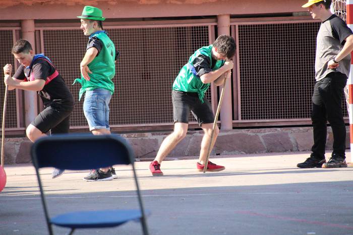 Lehiatik gutxi, festatik ask 3 1534073626569