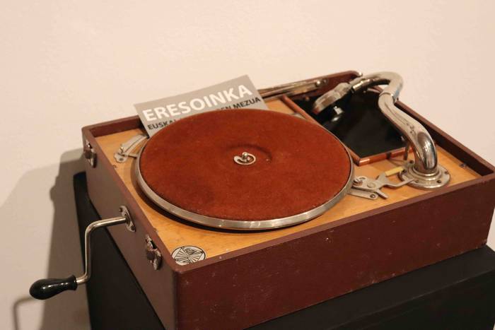 'Itzalpeko emakumeak' erakus 12 1613734171404