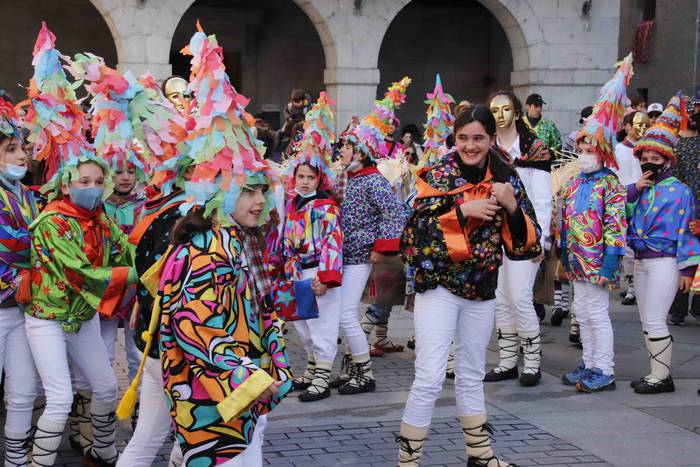 Dantzari Txikiak Zaldunita b 10 1645880469162