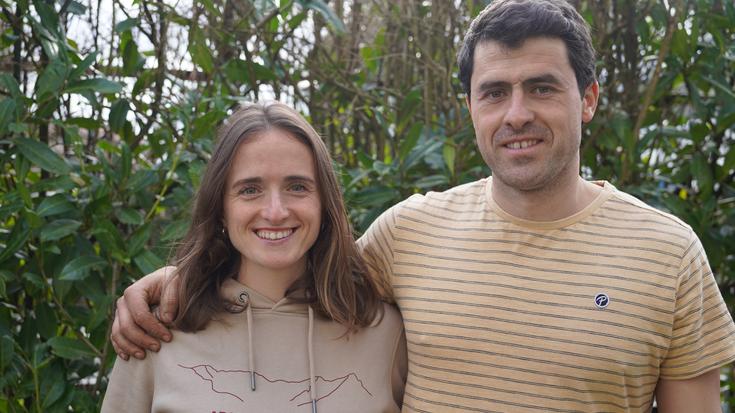 «Libreak eta alaiak izan gara gure umetako garaian»